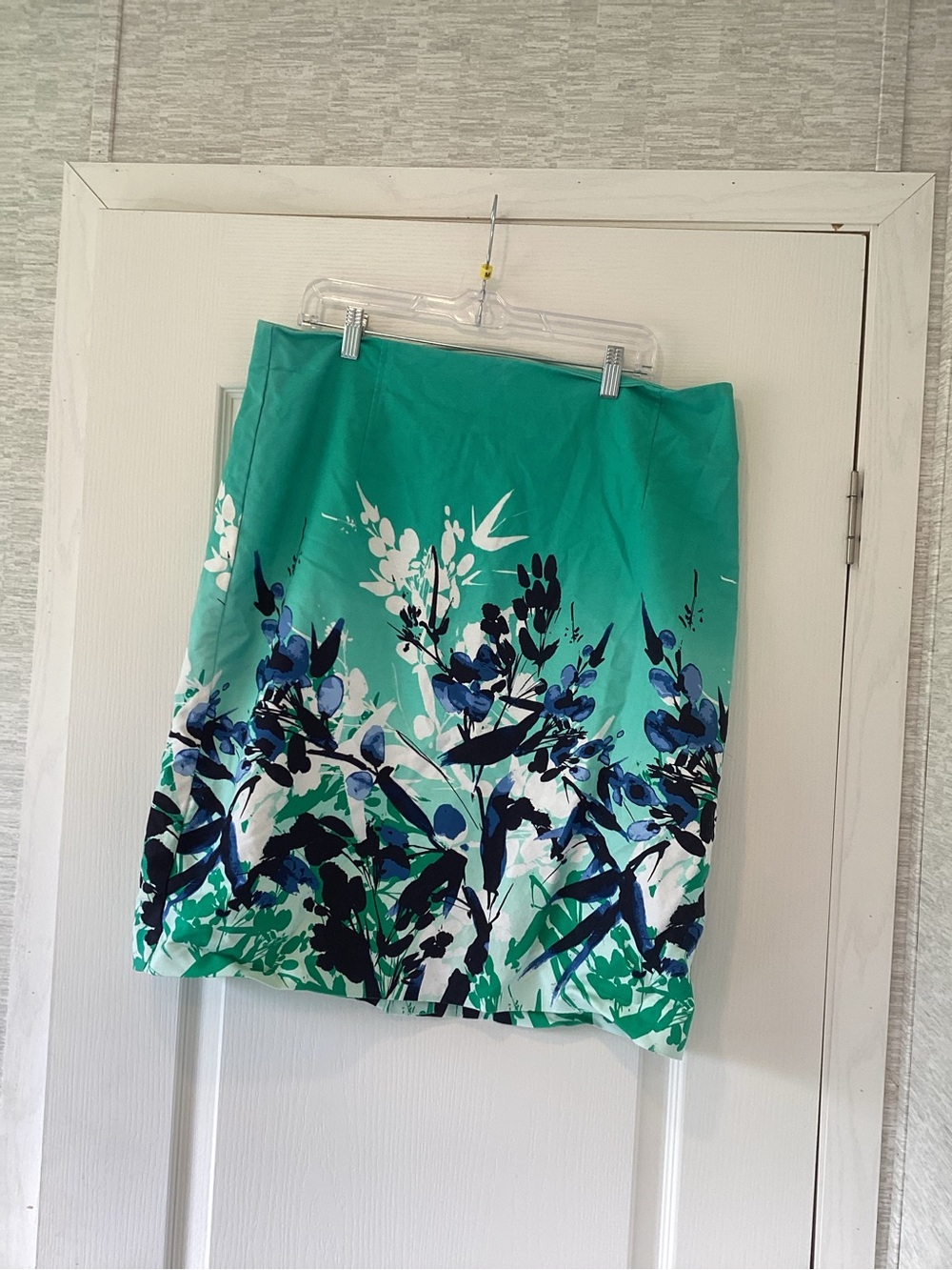 Liz Claiborne Teal Floral skirt 16 EUC